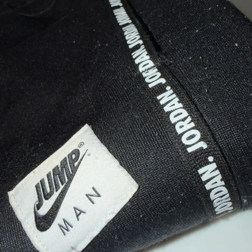 Jordan Kids LARGE Black Joggers with Nike Jordan Jumpman Logo Detail - Picture 2 of 5